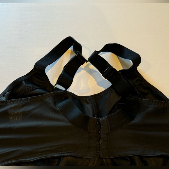 Elomi Energise - high impact sports bra - UK40GG - Picture 6 of 8